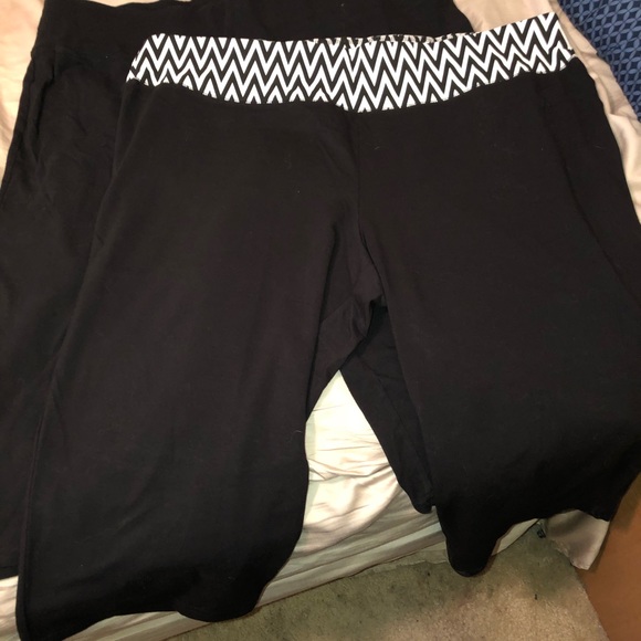 2 Danskin Capri leggings both worn a few times - Picture 1 of 2